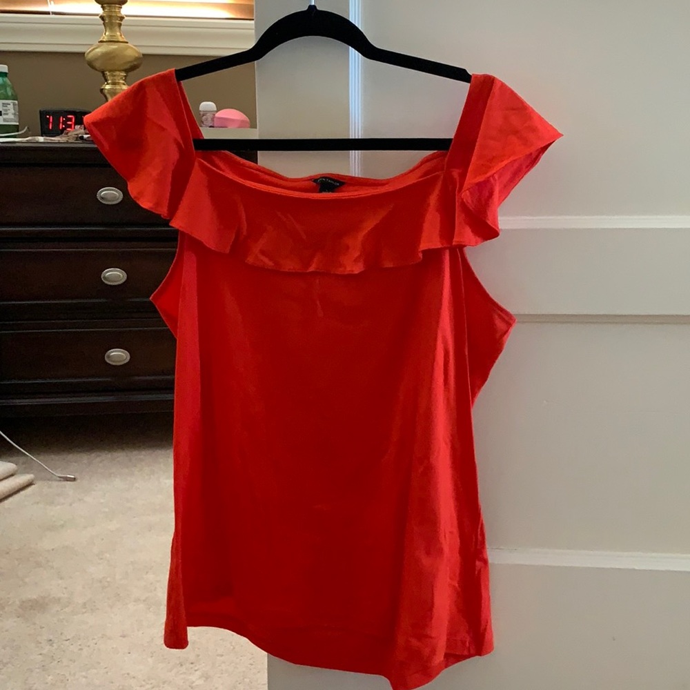 😍 Ann Taylor flutter sleeveless top NWOT